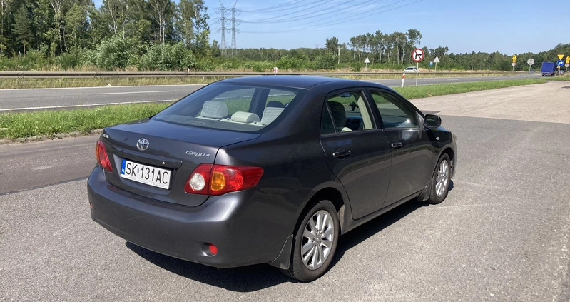 Toyota Corolla cena 18000 przebieg: 270000, rok produkcji 2008 z Trzebnica małe 92